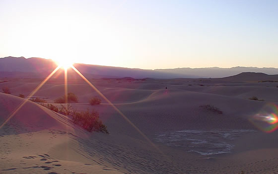デスバレー砂丘の日の出