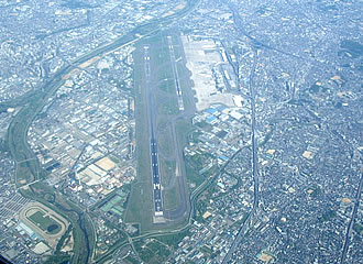 大阪空港上空